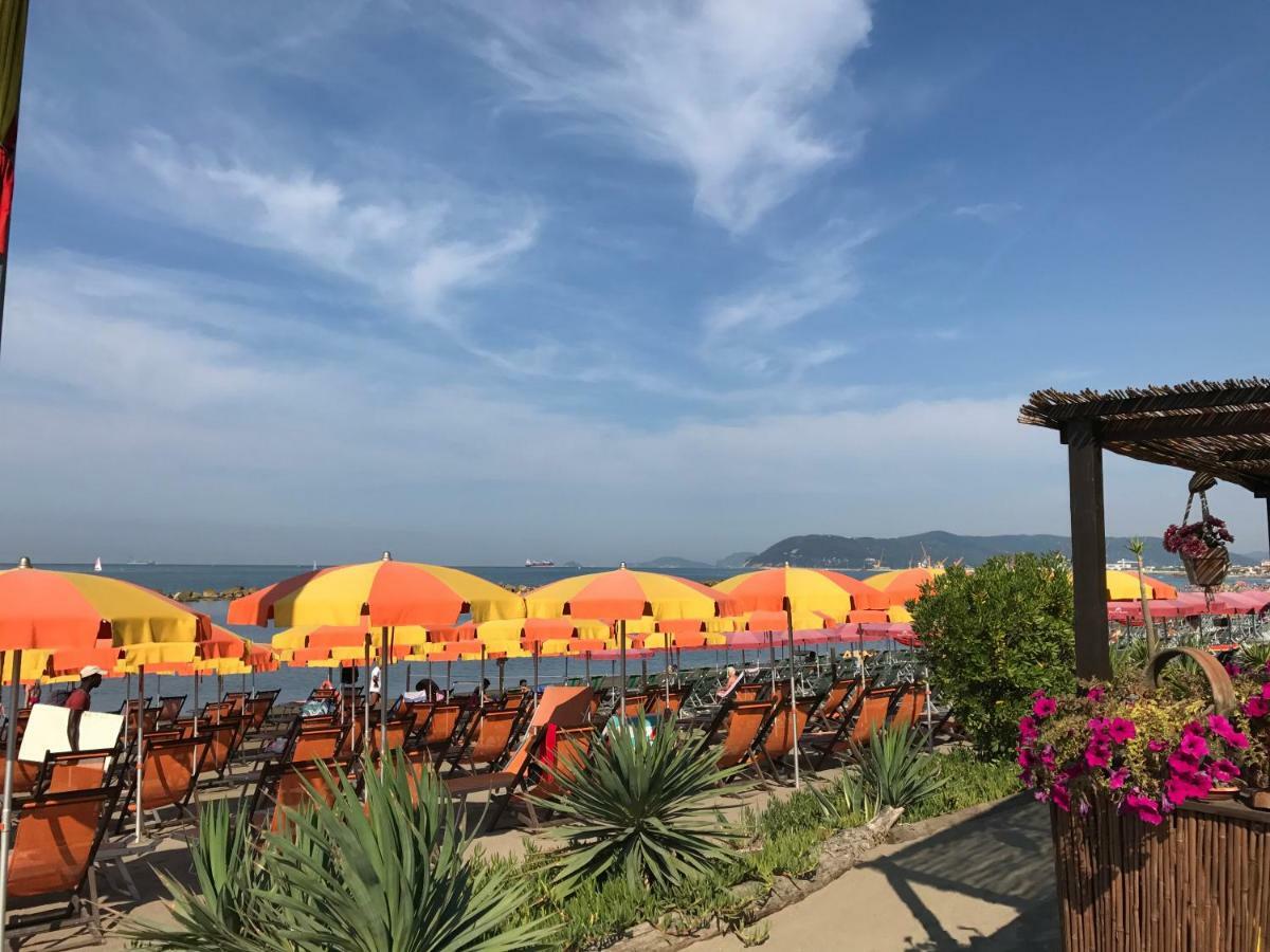 Willa Ancora Bilocale Marina di Massa Zewnętrze zdjęcie
