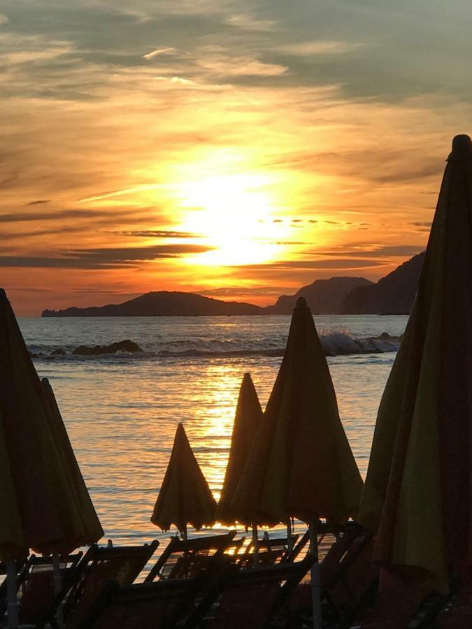 Willa Ancora Bilocale Marina di Massa Zewnętrze zdjęcie